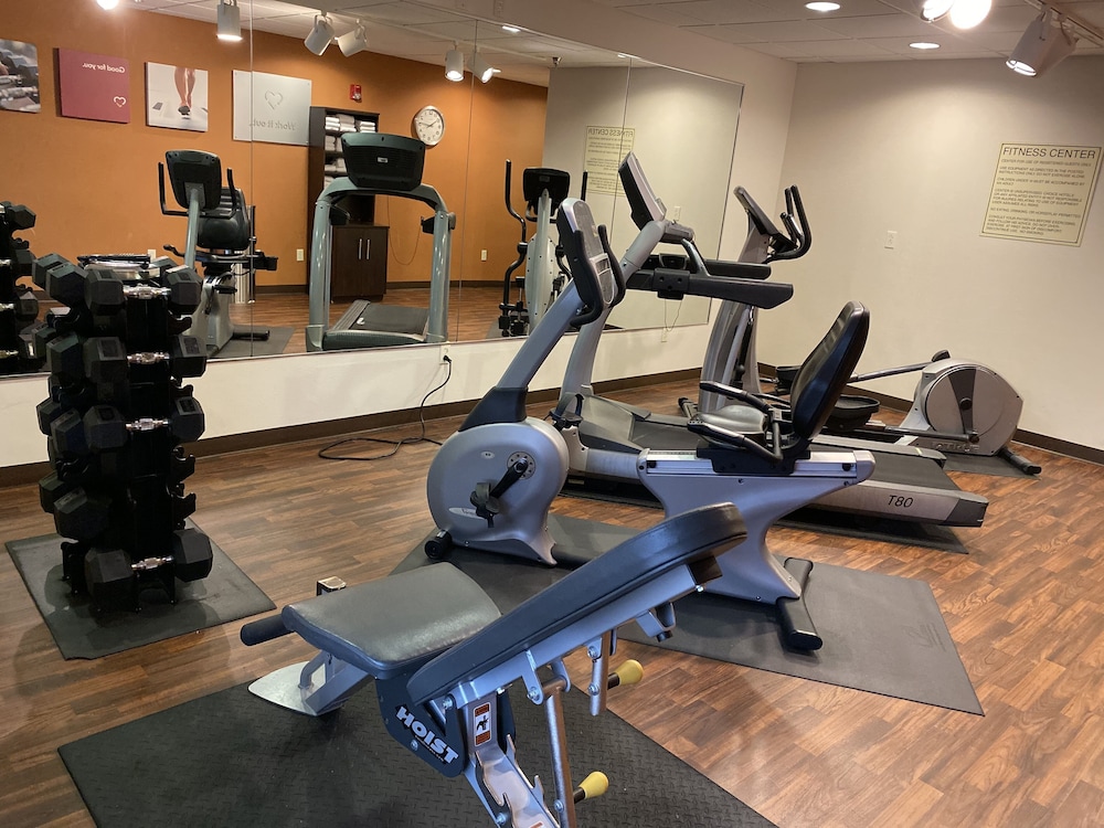 Comfort Suites Coralville 24/37