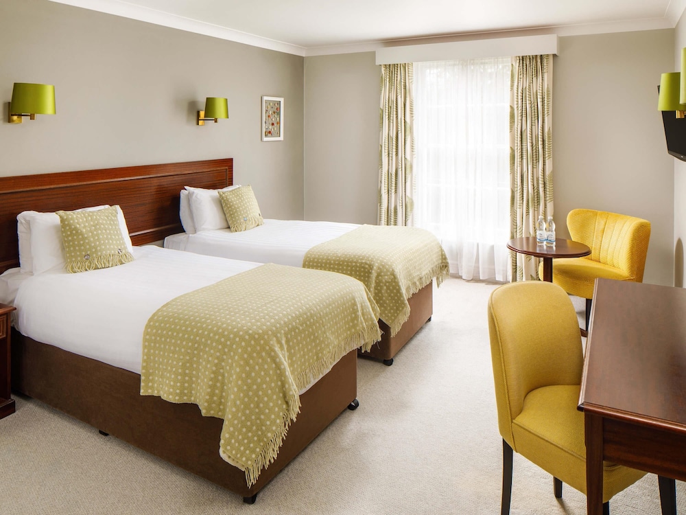 Classic, Twin Beds