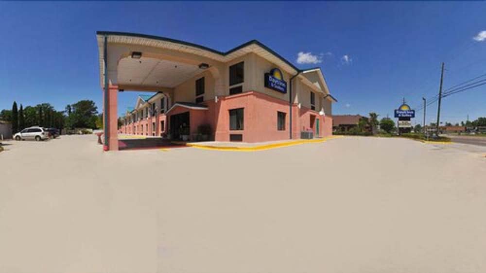 Days Inn By Wyndham Panama City/Callaway 4/26