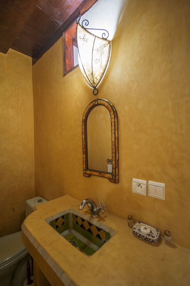 Riad Zitouna 16/47