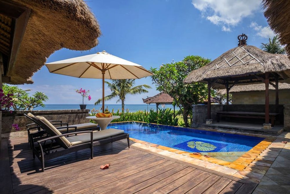 Grand Balisani Suites Hotel 59/71