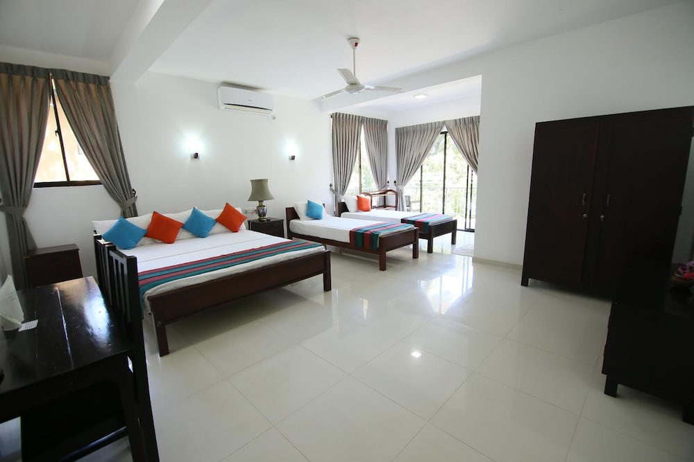 Oruthota Chalets 11/68