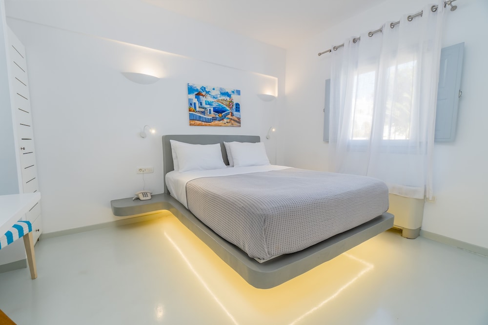 Central Fira Hotel 31/62