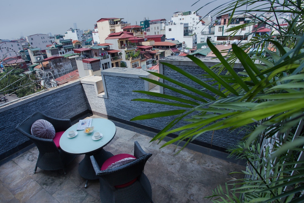 Golden Silk Boutique Hotel 63/70