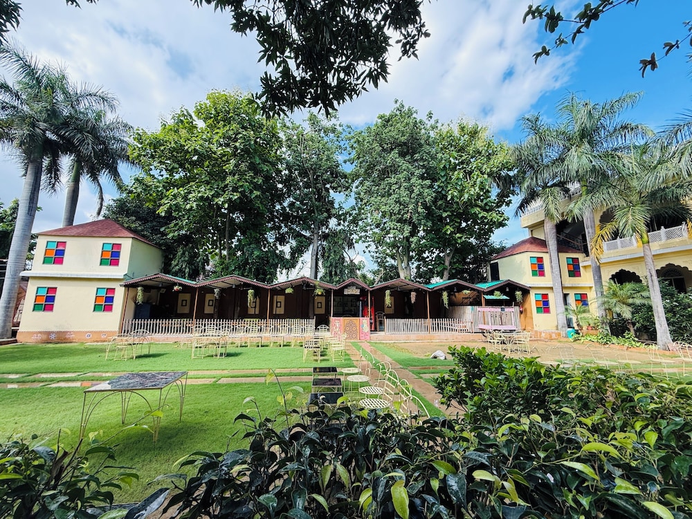 RAJ PALACE 36/50
