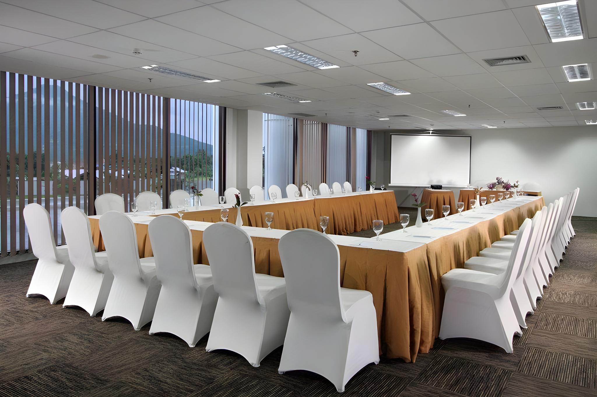 SUTAN RAJA RESORT AND CONVENTION CENTER 29/36