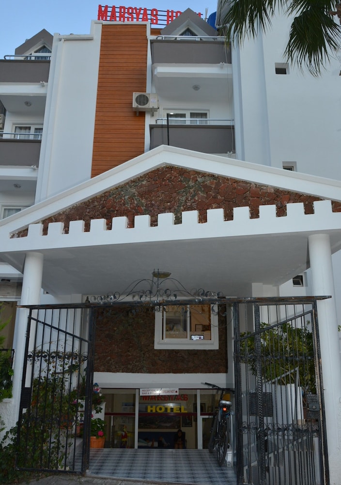 Marsyas Hotel 2/44