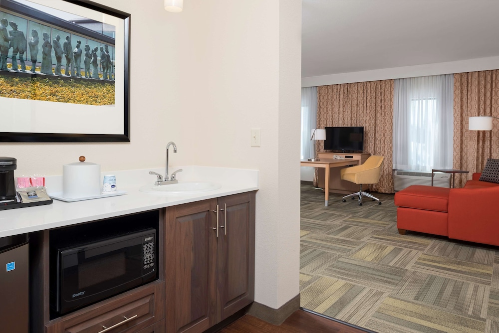 استوديو بسرير كينج بمطبخ صغير، Hampton Inn Kalamazoo 2/2