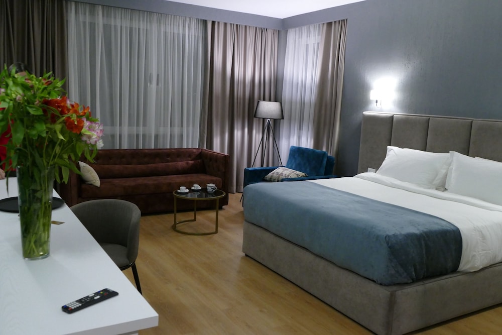 Vh Premier As Tirana Hotel 10/72