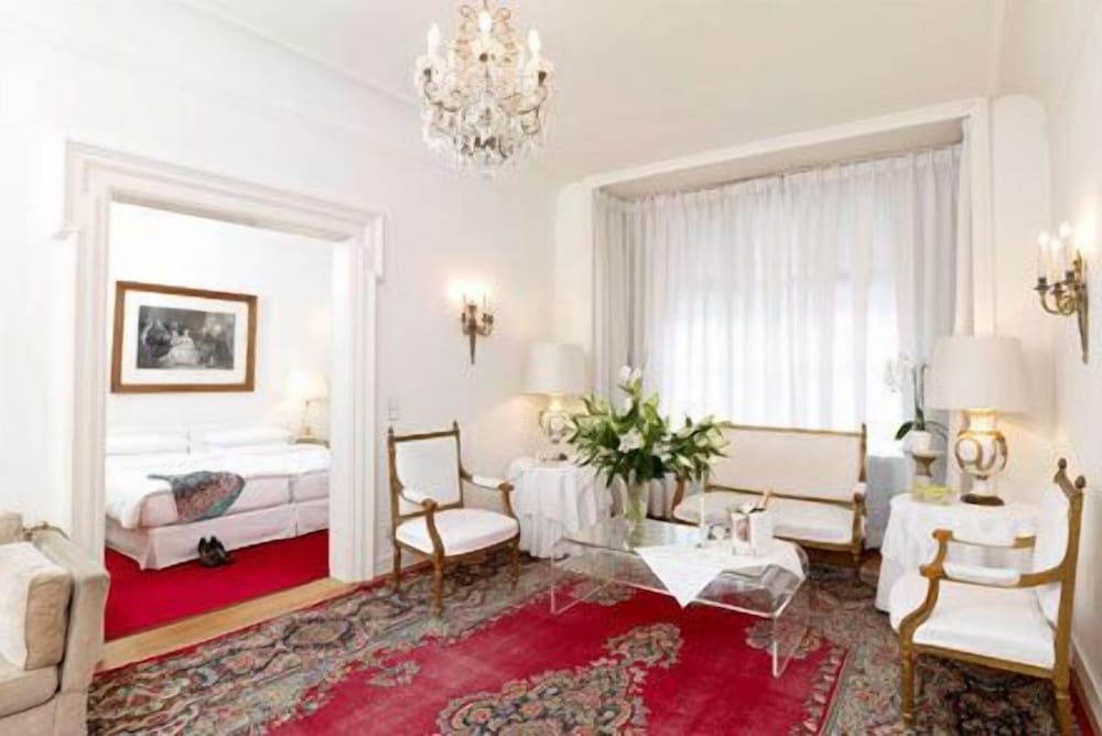 Opera Hotel 29/50