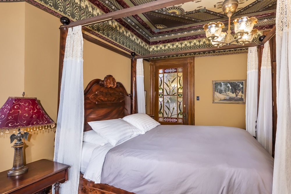 Chateau Tivoli Bed and Breakfast 14/50