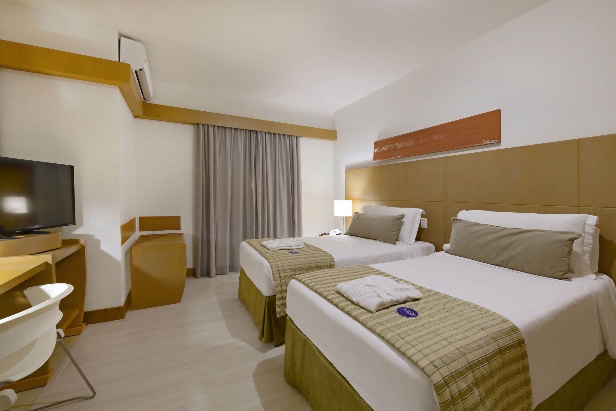 Super, Luxury, Suite, Twin Beds