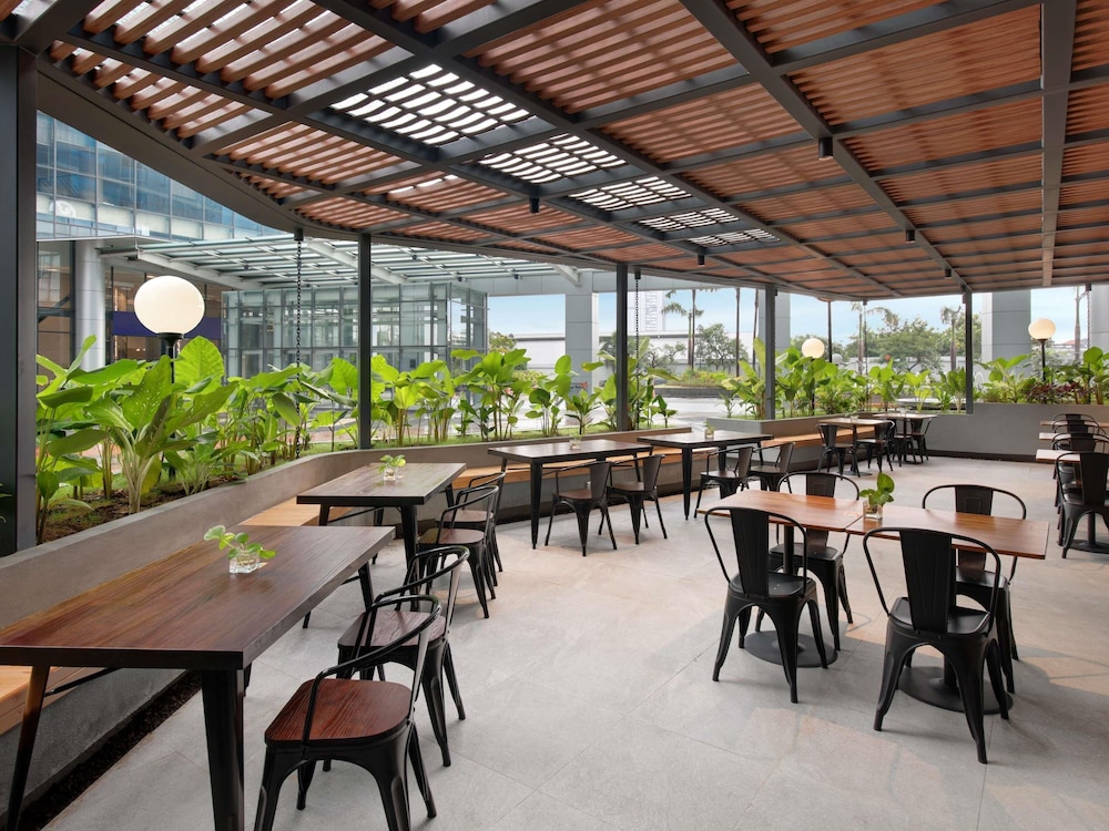 Novotel Samator Surabaya Timur 49/70