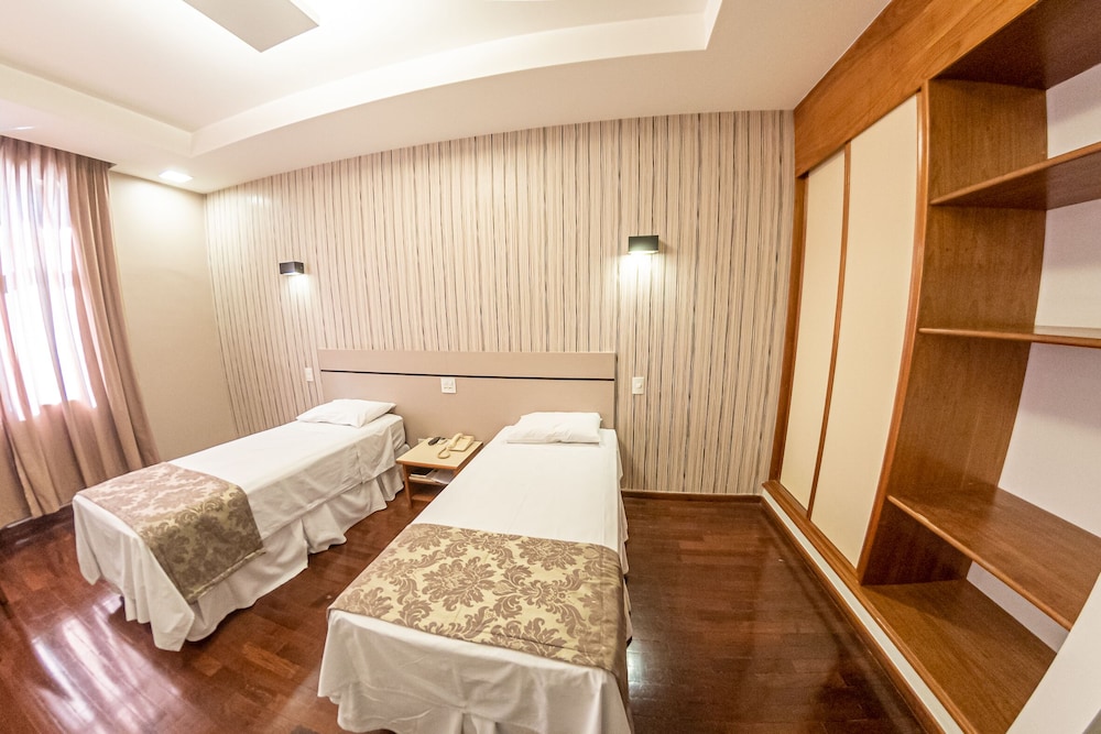 SERRANO RESIDENCIAL HOTEL 39/54