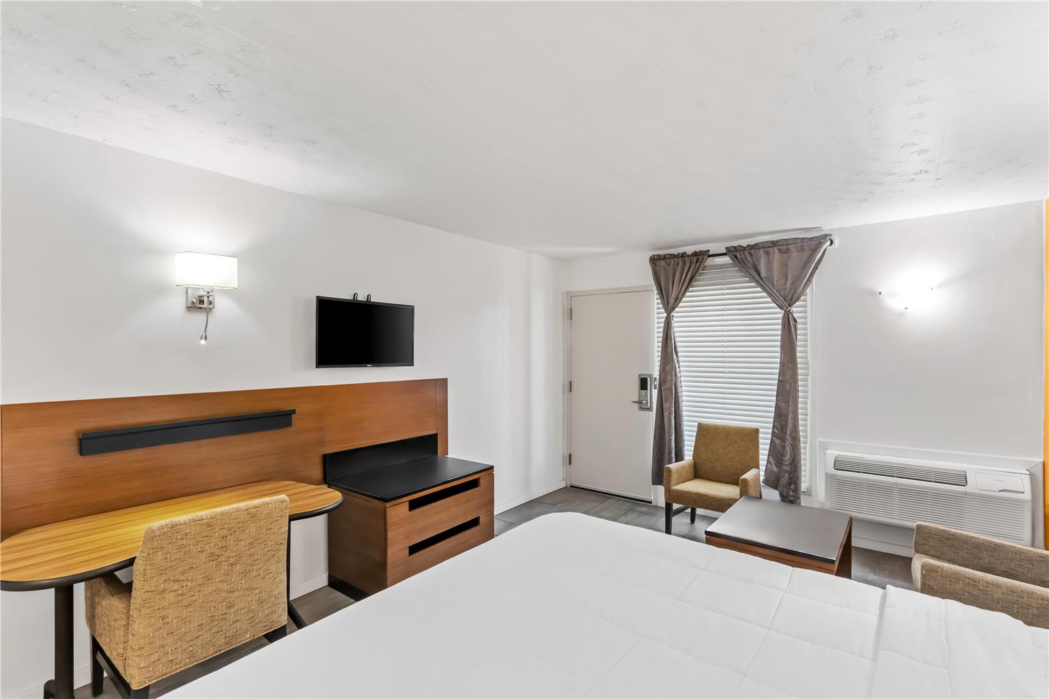 Americas Best Value Inn & Suites Williamstown 20/61