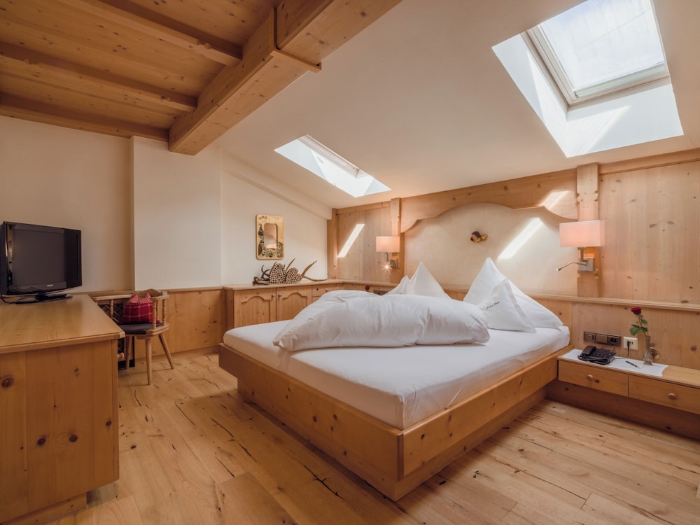Suite, King Bed, 3 Beds, Sauna