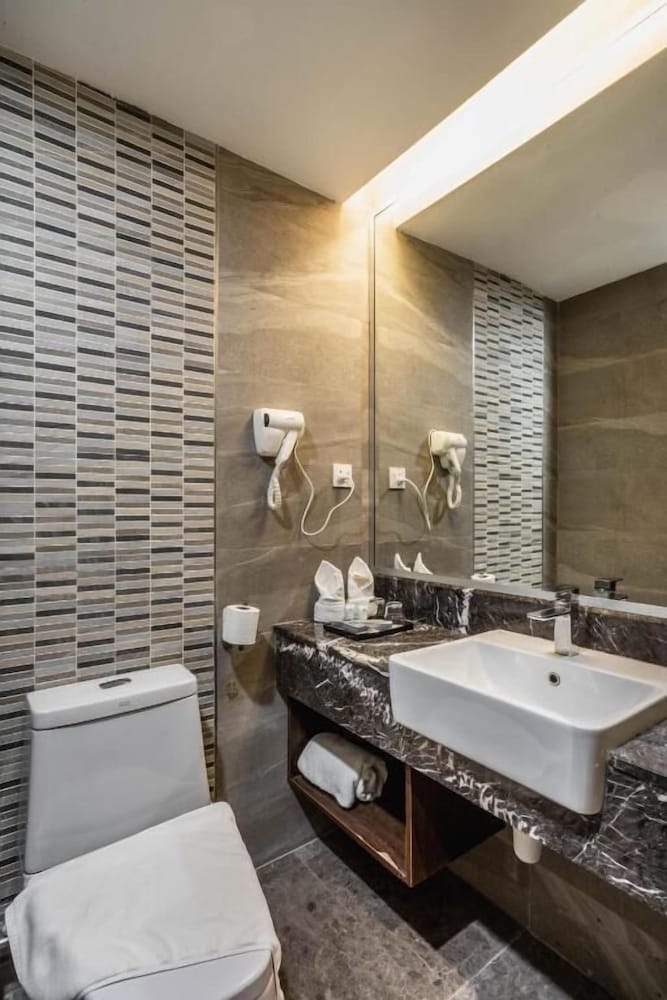 Ano Hotel 54/57