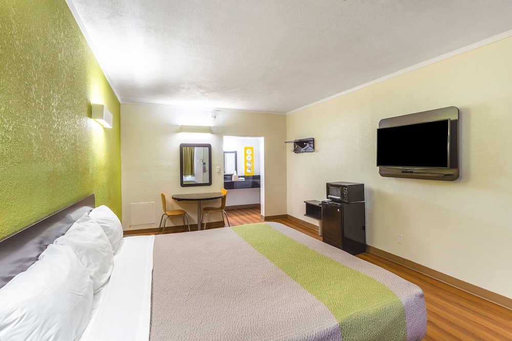 Motel6 Huntington, WV 18/51