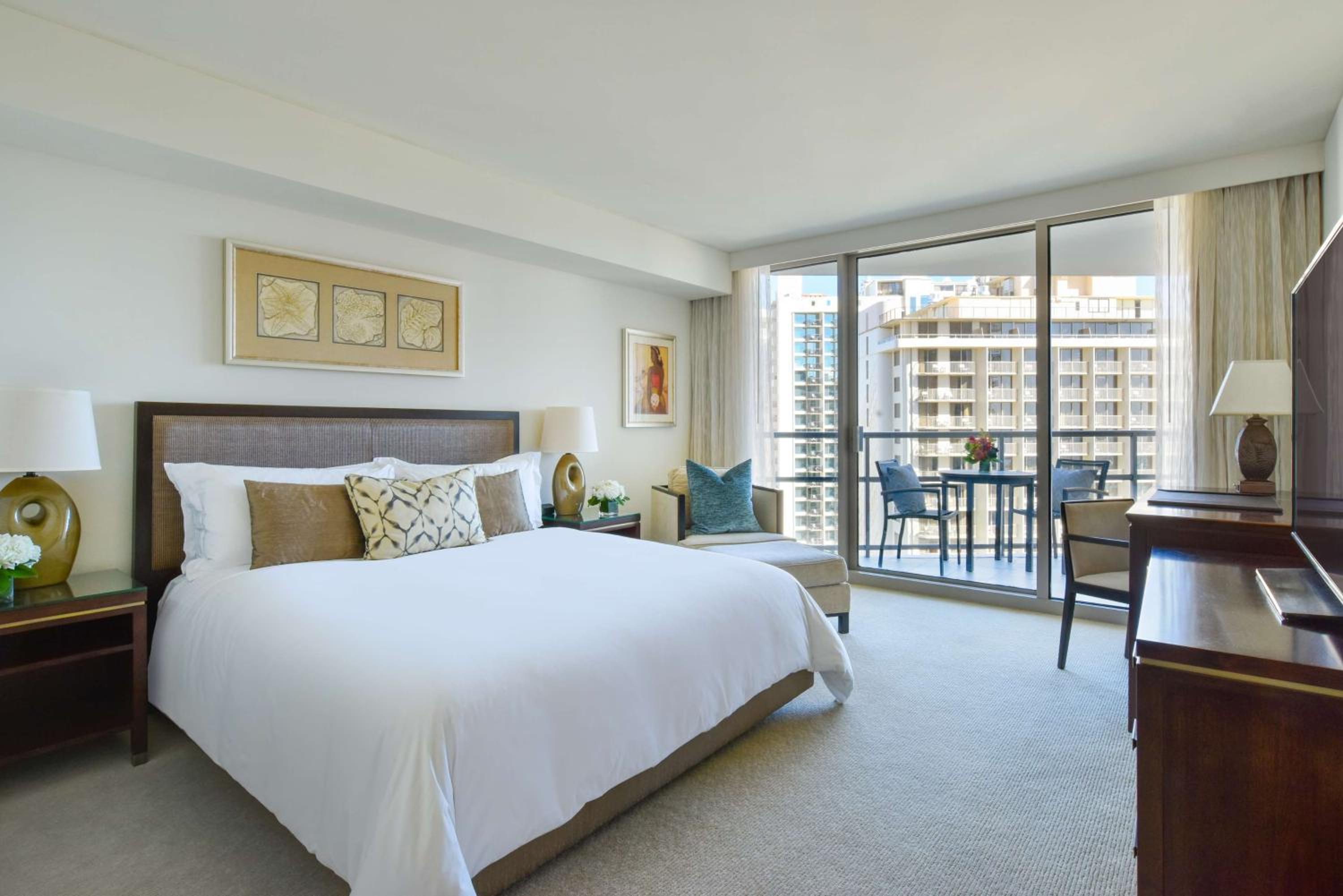 Deluxe, King Bed, City View