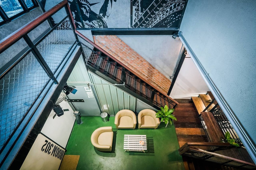 Zeds Hostel Bangkok 8/66