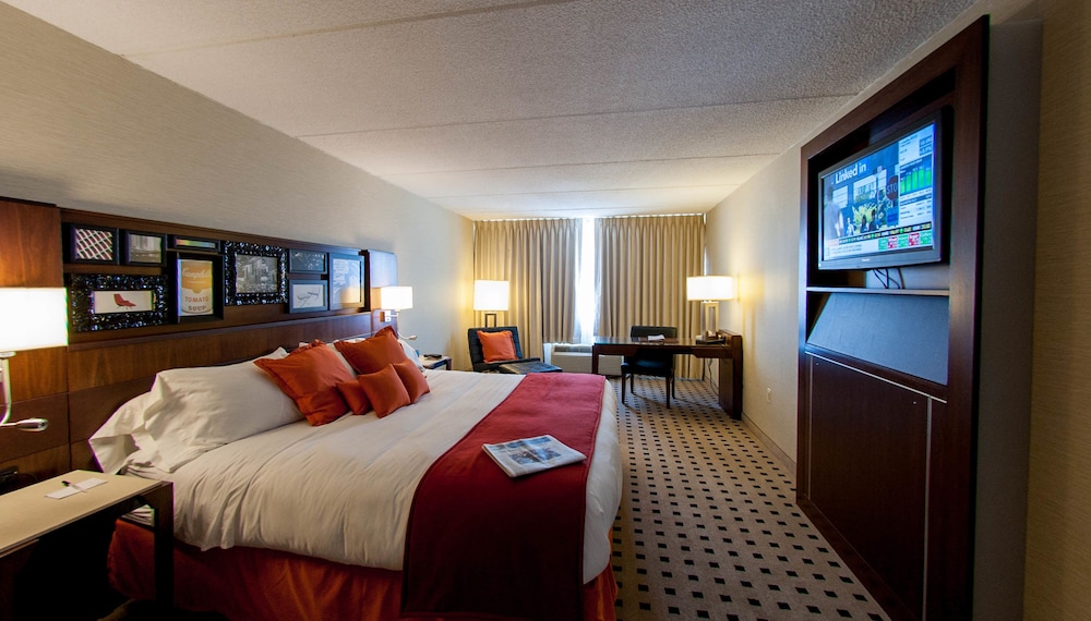 Delta Hotels By Marriott Utica 13/57