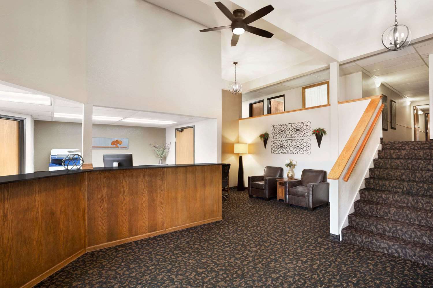 Super 8 by Wyndham Lincoln North 7/32