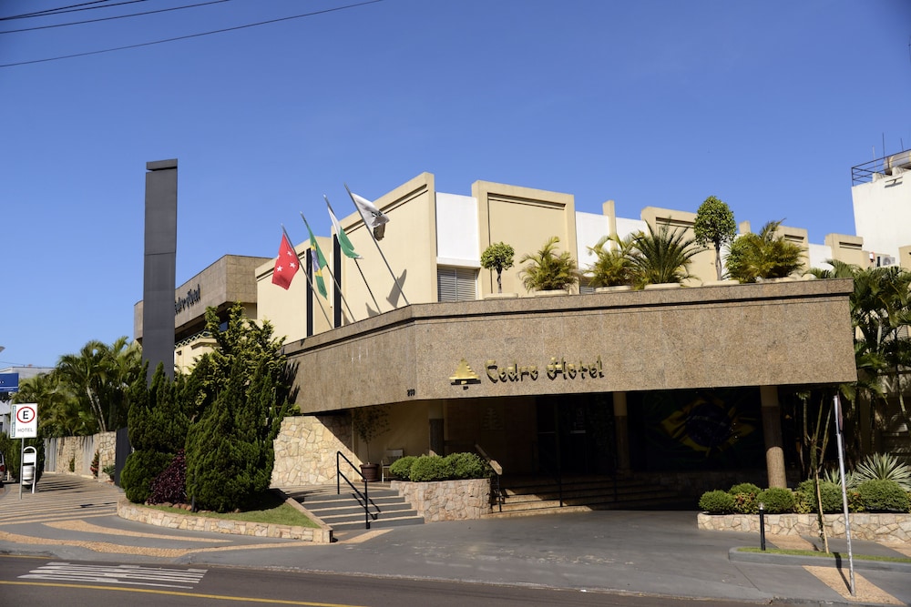 Cedro Hotel 4/68