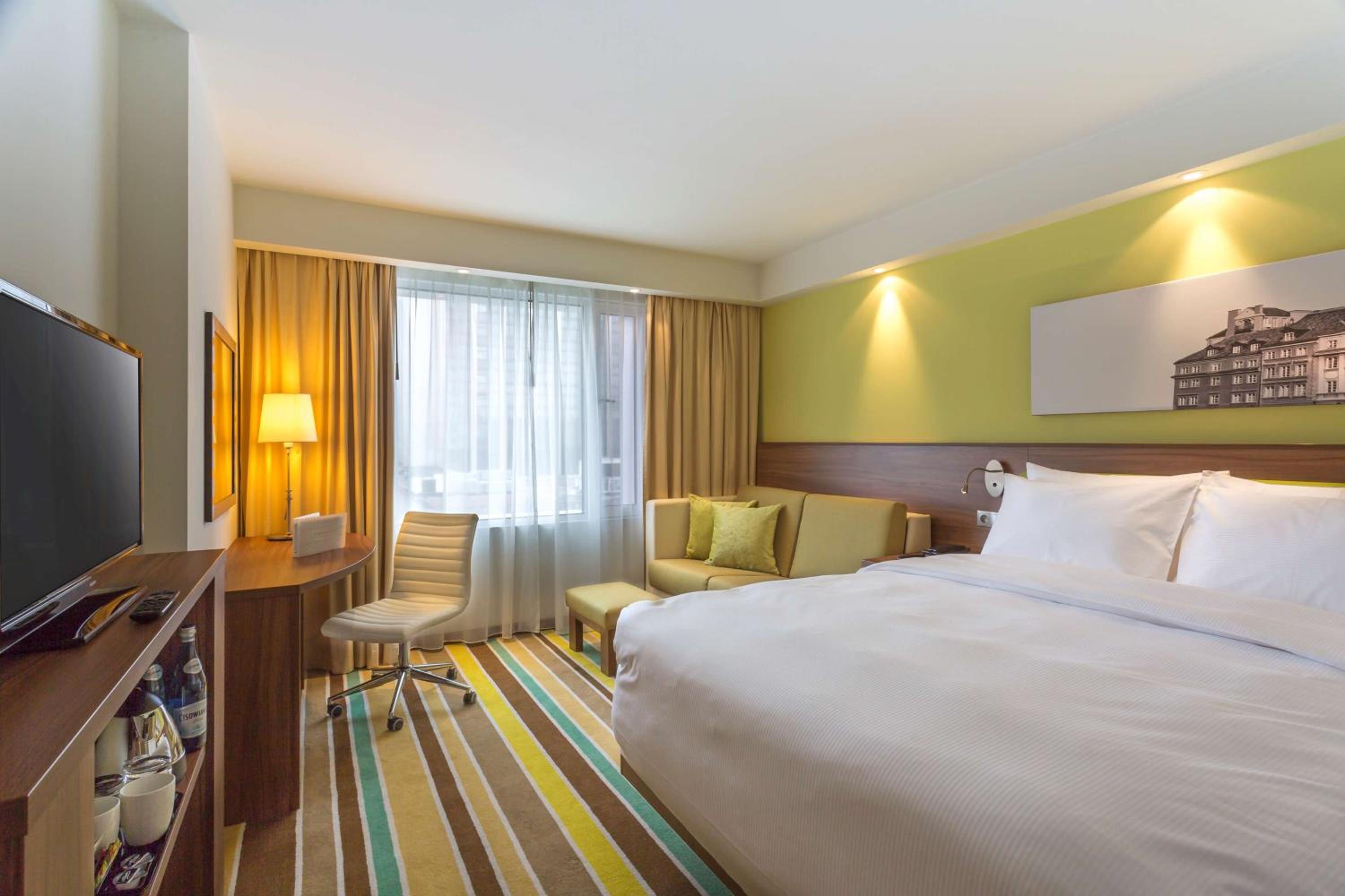 Room, Queen Bed, City View, Sofa