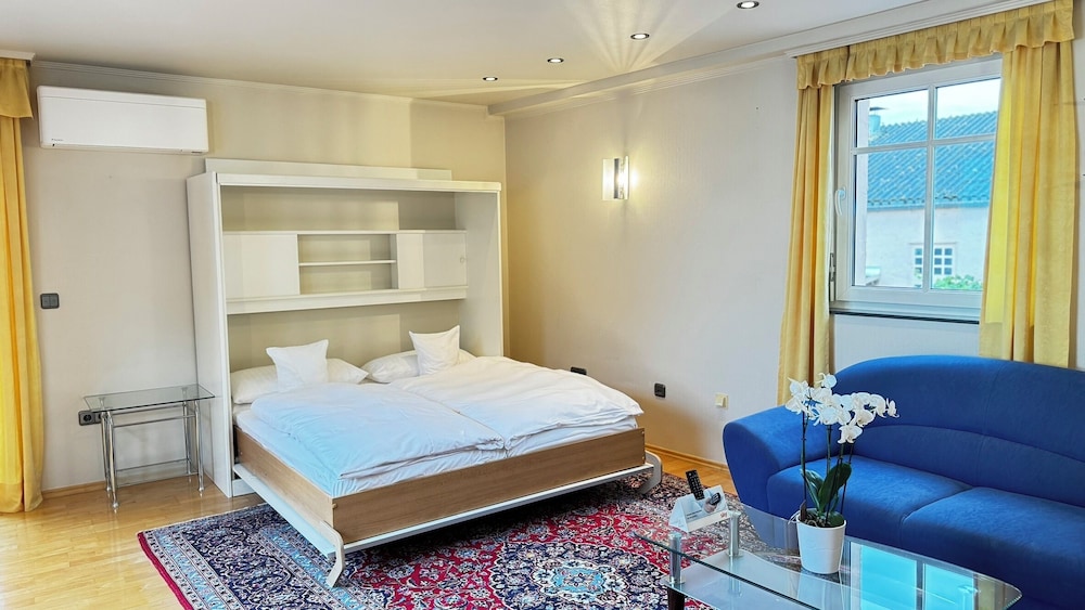 Serviced, Apartment, King Bed