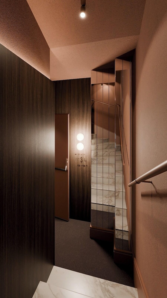 Modern Waikiki Hotel 26/50