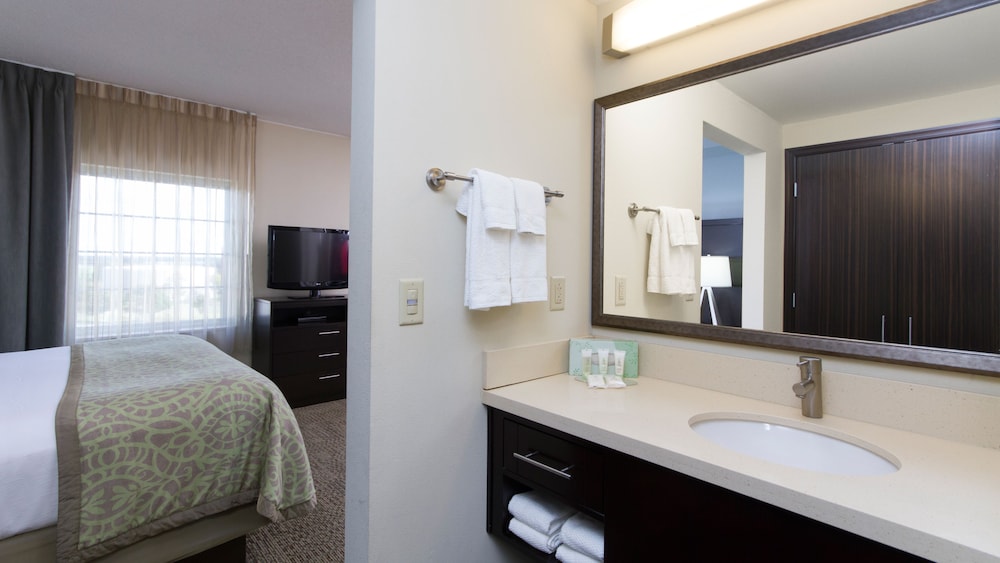 STAYBRIDGE SUITES BUFFALO-AMHERST 17/52