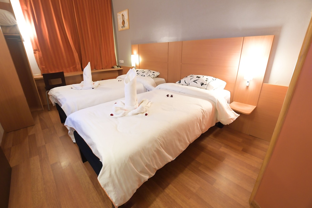 Senator Hotel Tanger 4/24