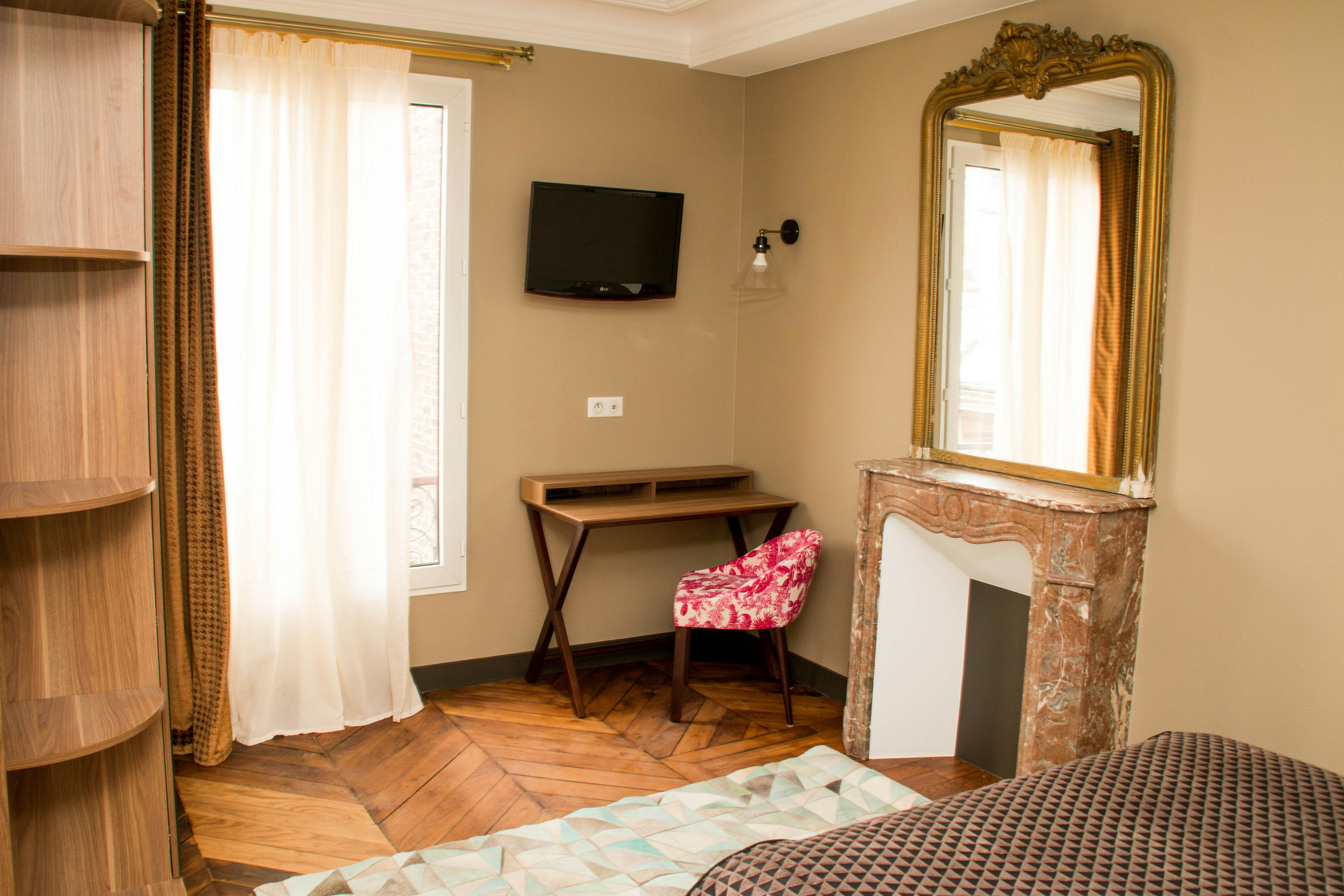 Hotel Excelsior Batignolles 11/17
