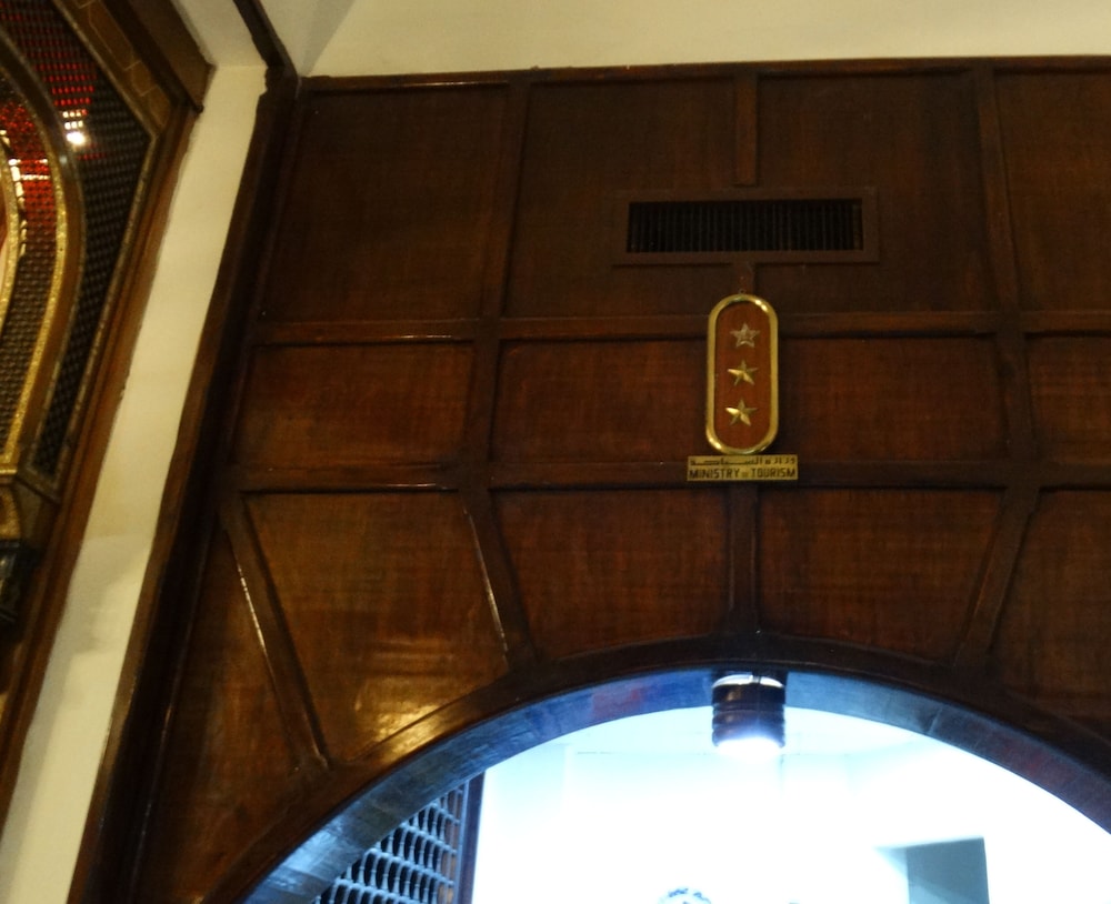 Carlton Hotel 27/49