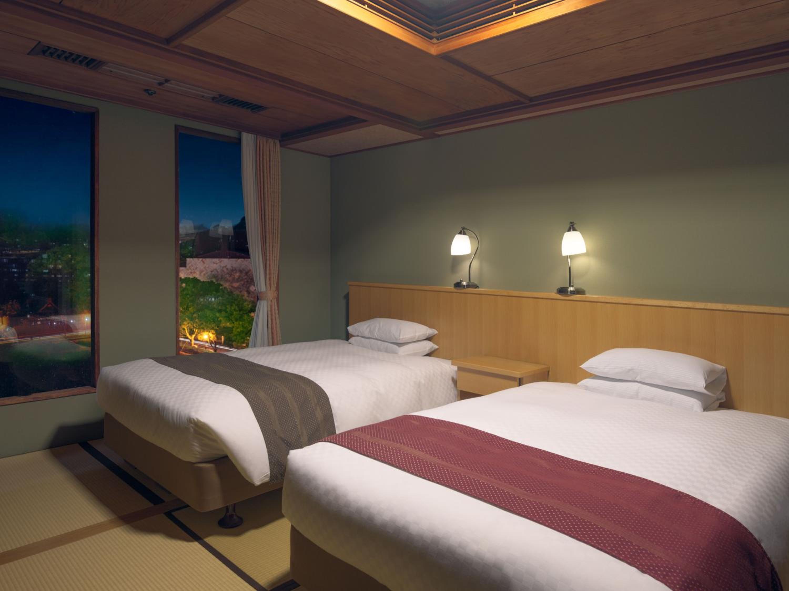 Special, Castle View, Tatami