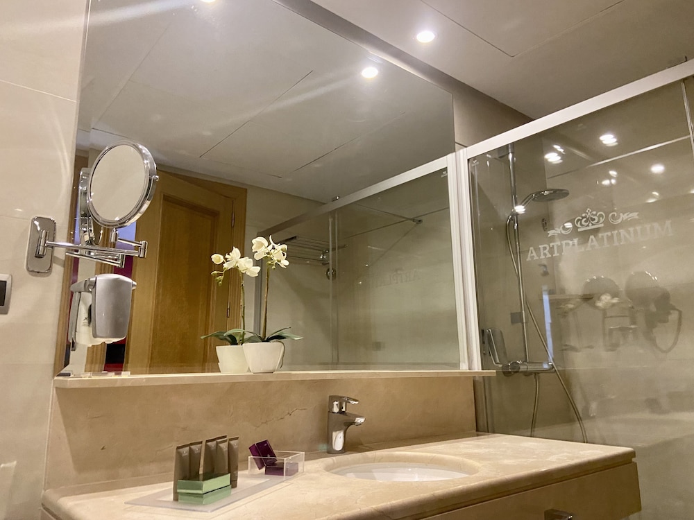 ArtPlatinum Suites and Apartments 30/33