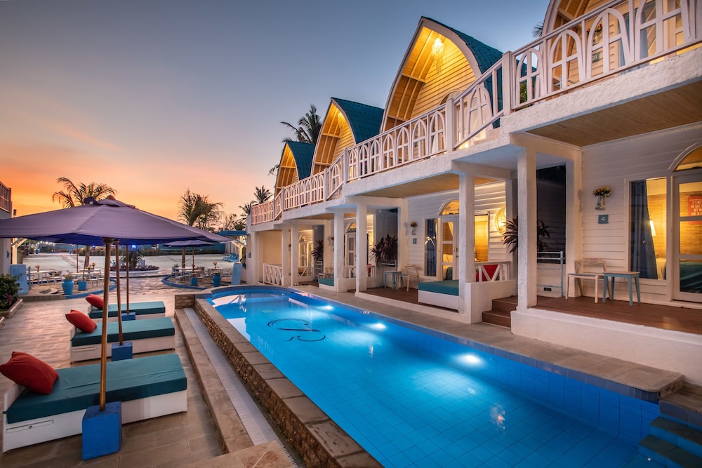 Santorini Beach Resort 60/65