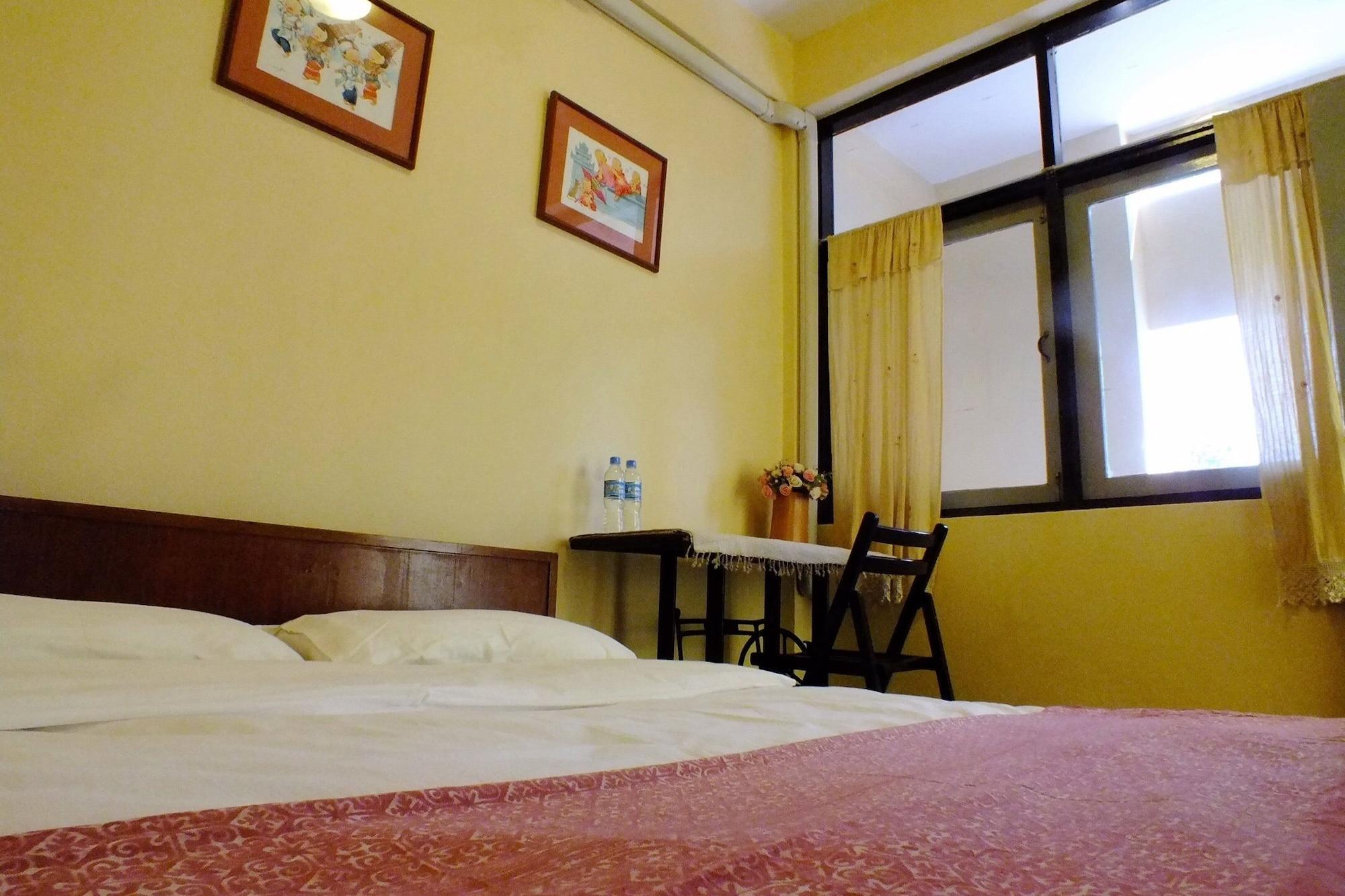 Baan Klang Vieng 12/76