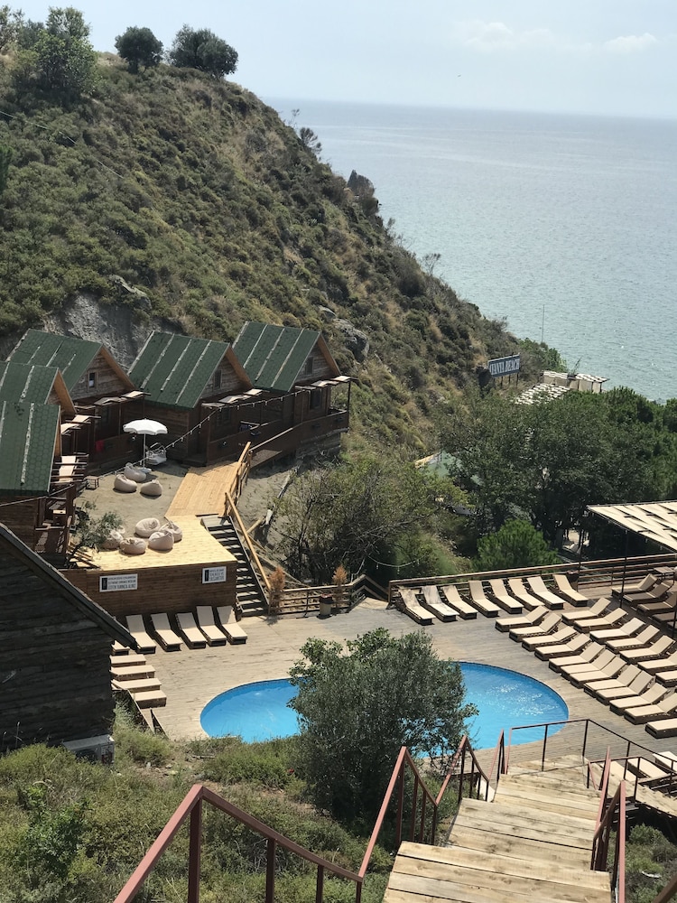 Ayanya Beach & Bistro Bungalows 35/42