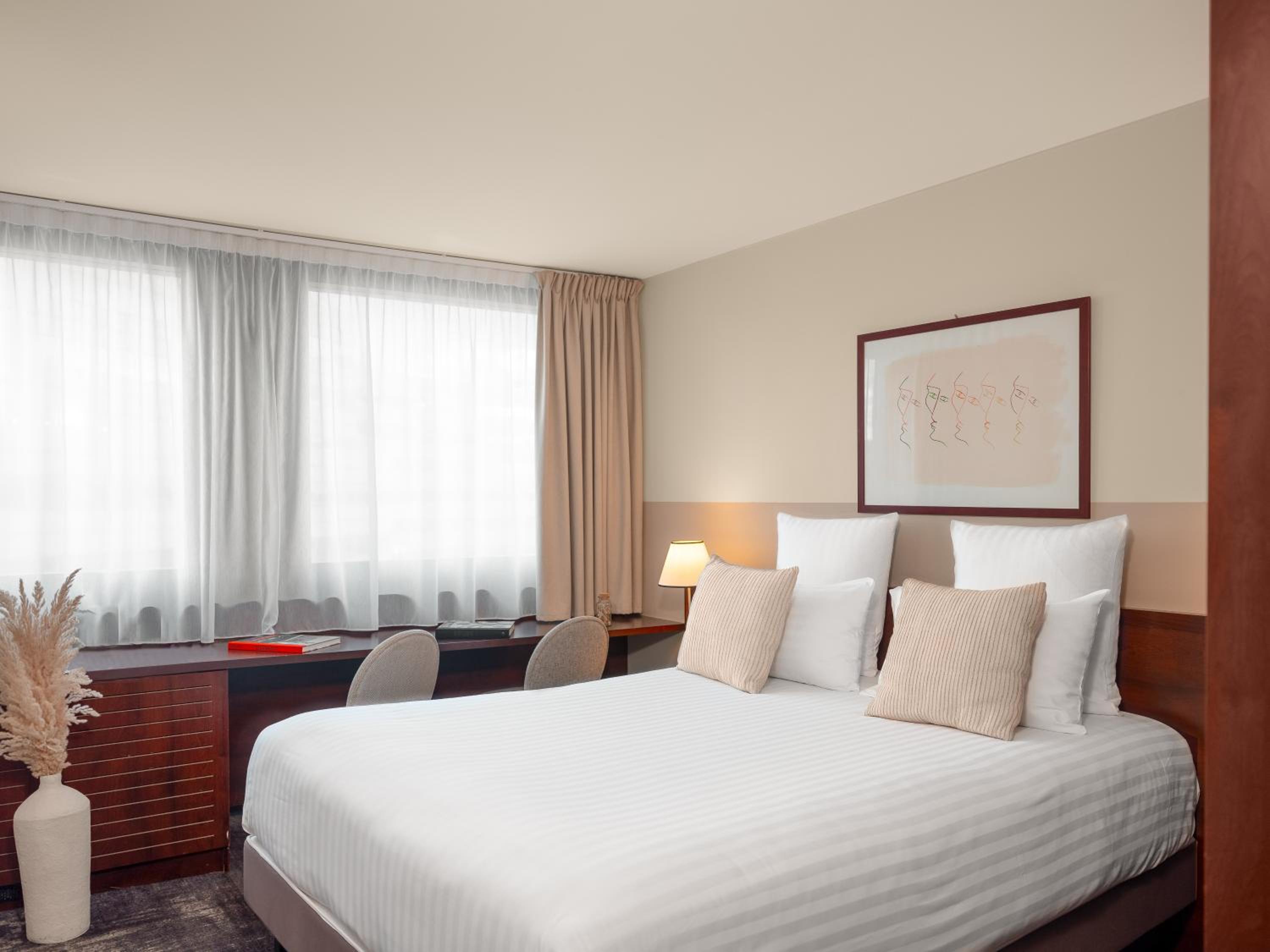 Family, Double and Twin Beds