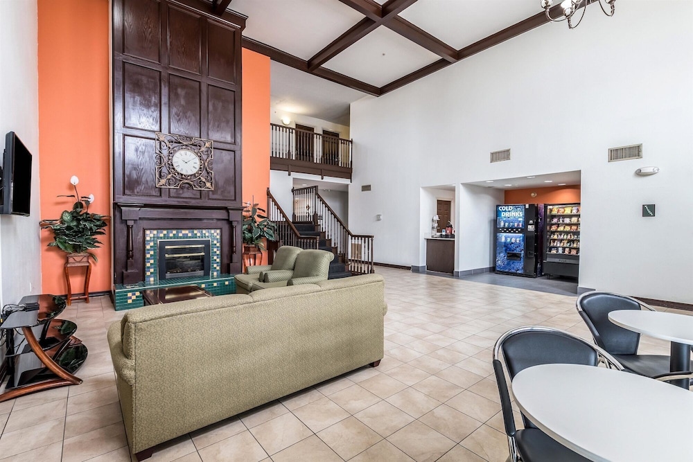 Motel6 North Richland Hills, TX - NE Fort Worth 32/42