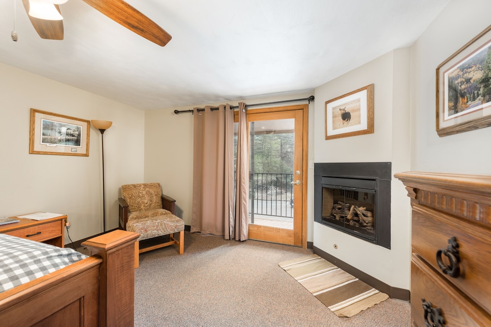 4 Seasons Inn on Fall River 43/76