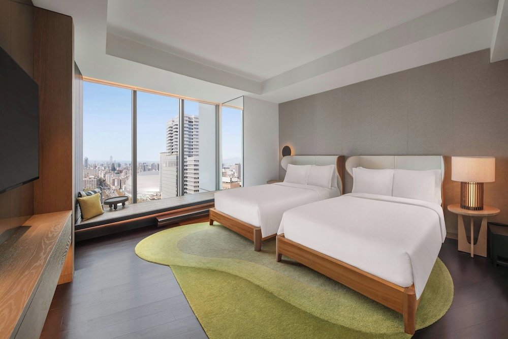 1 Bedroom, Marvelous, Suite, 2 Double Beds, City View