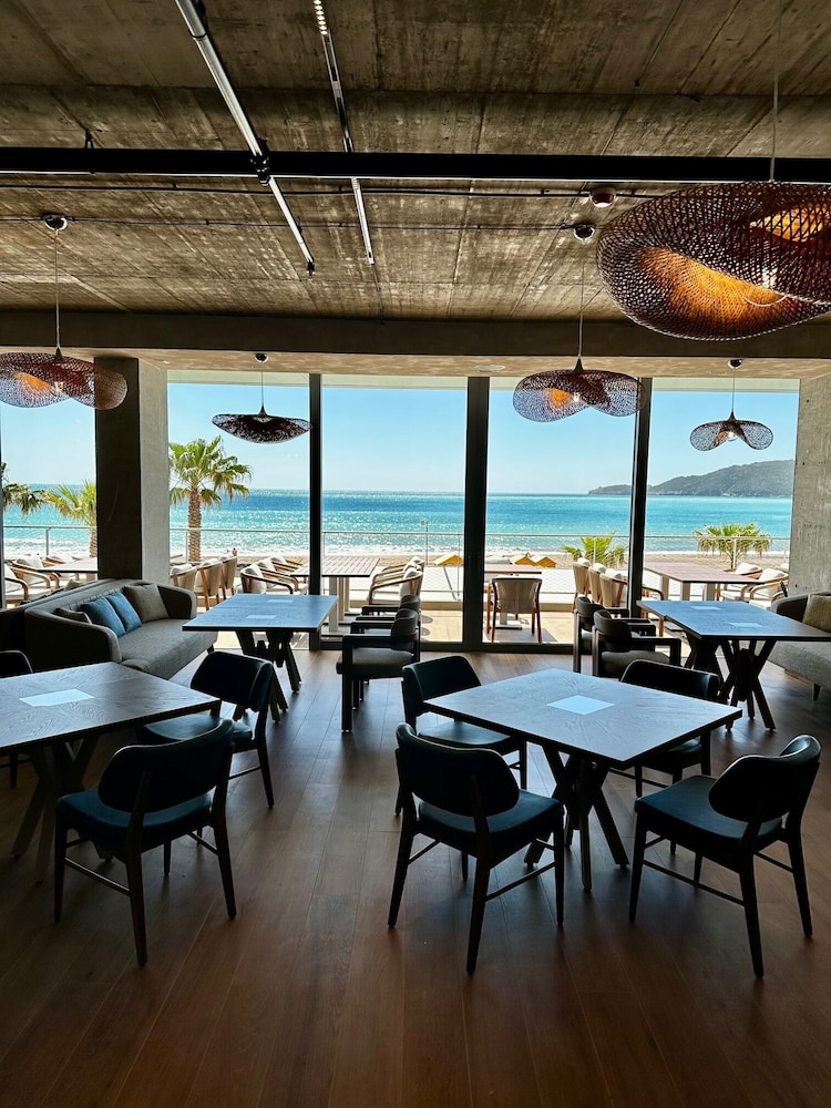 Sea Star Hotel 34/50