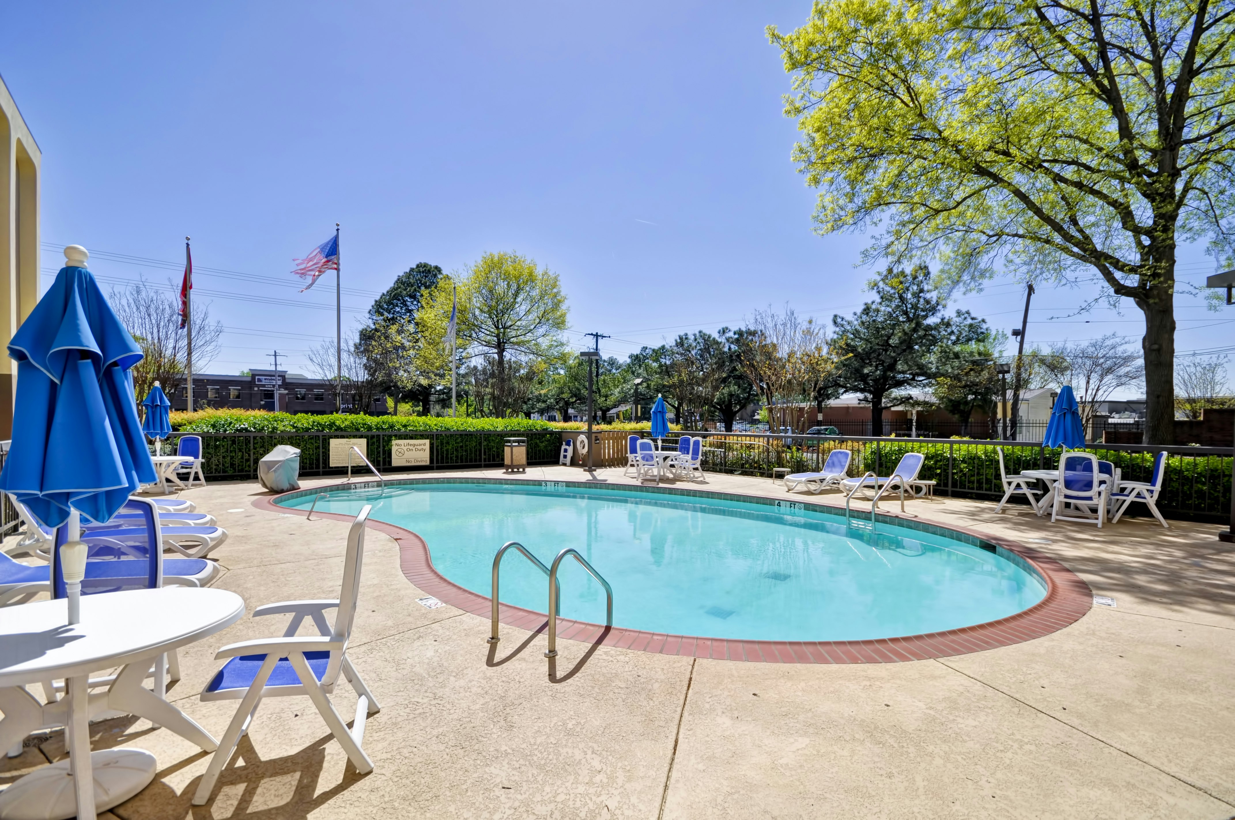 Hampton Inn Memphis-Poplar 52/53