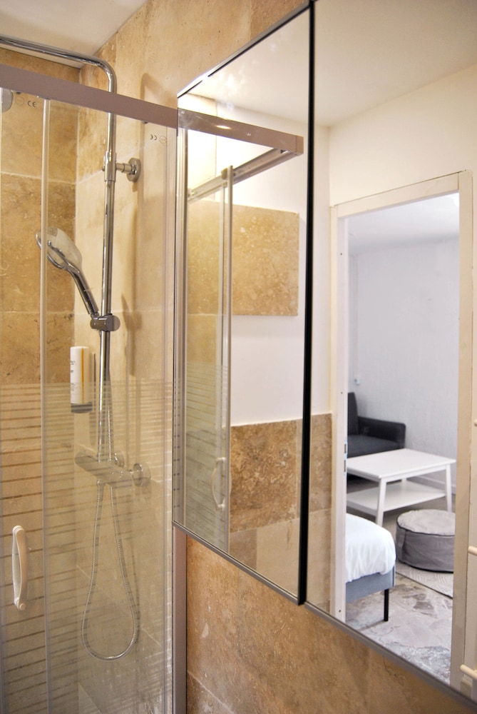 HOTEL LE THUROT 47/50