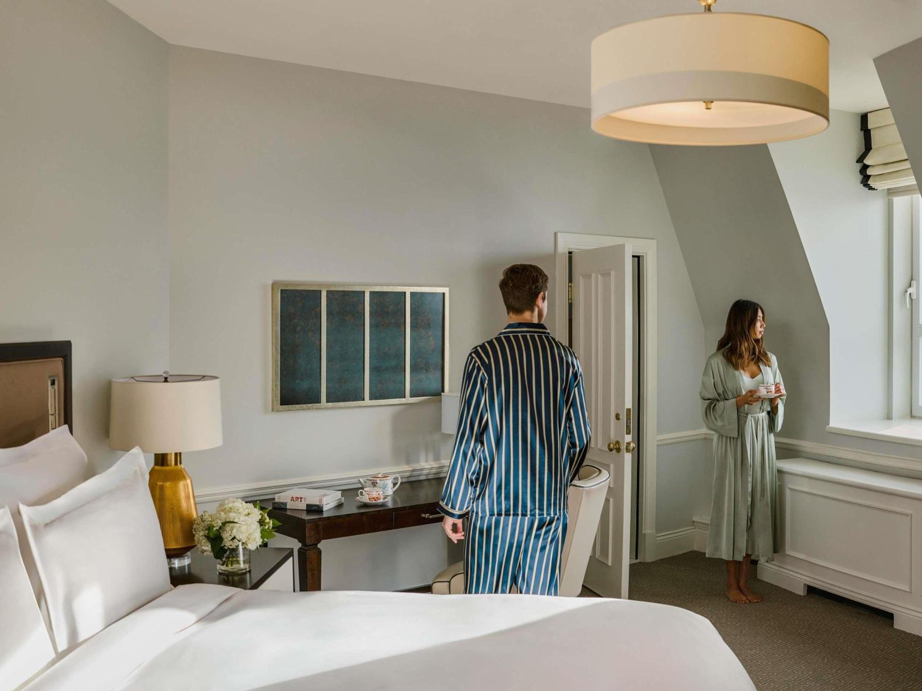 1 Bedroom, Charles, Suite, King Bed, River View