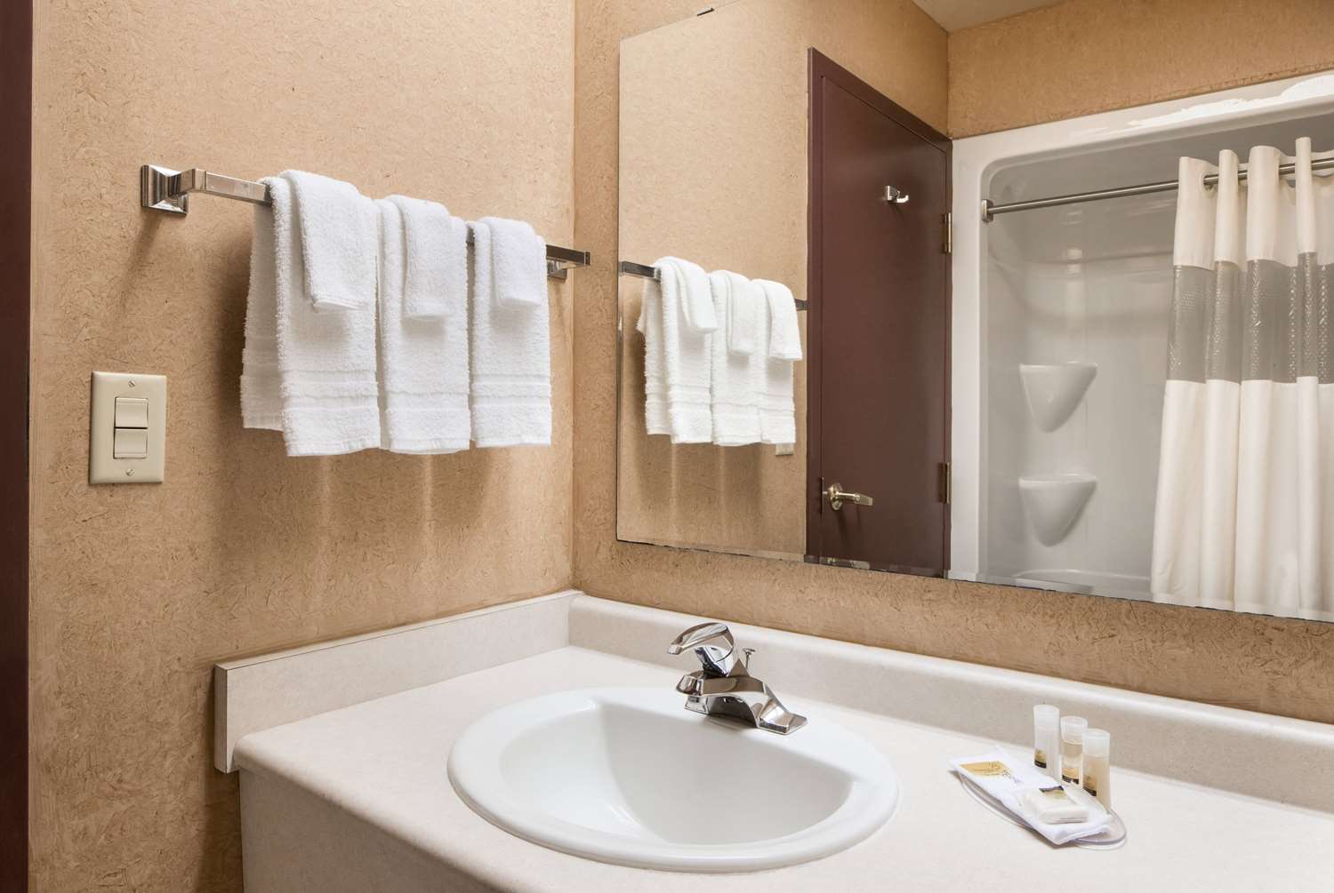 Days Inn By Wyndham Leamington 14/15