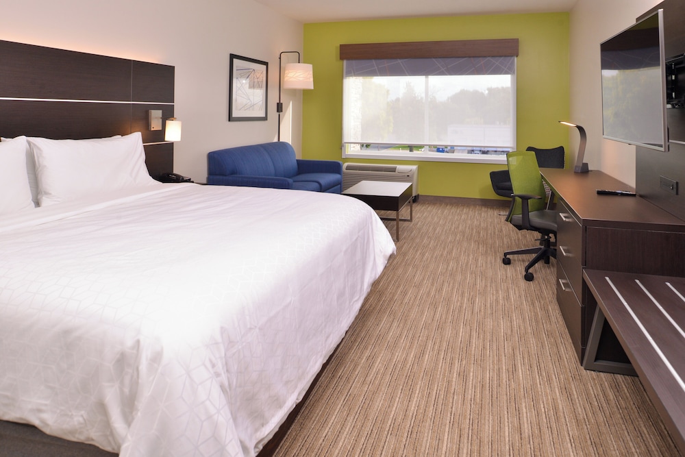 Holiday Inn Express and Suites - Mall of America - MSP Airport 25/68