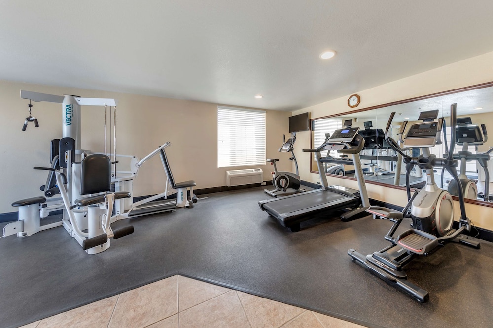 Best Western Plus John Jay Inn & Suites 27/37